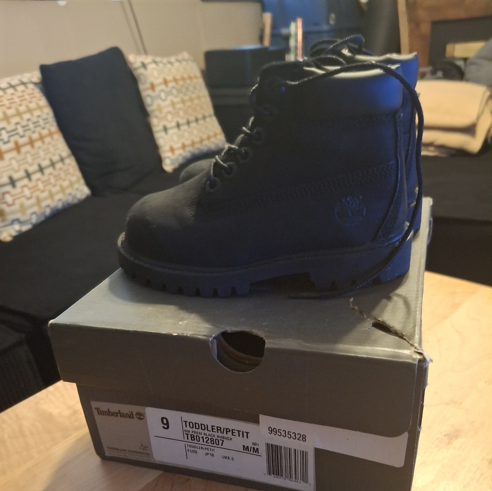 Timberland Black Lace-Up Ankle Boots